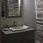 Private Stone House Near Casa de Férias Orkos