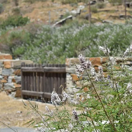 Vakantiehuis Private 2' From The Beach, Kea Orkos