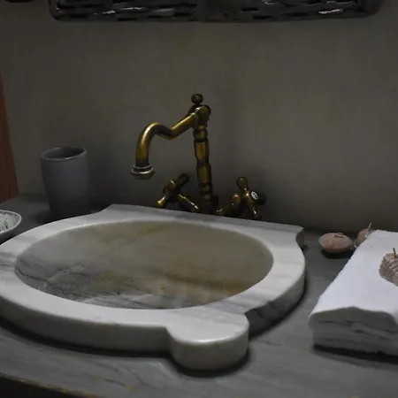 Private 2' From The Beach, Kea بيت للعطل