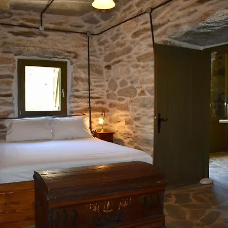 Private Stone House Near Casa de Férias Orkos