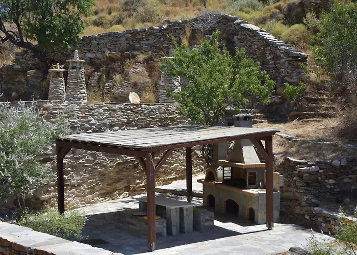 Private 2' From The Beach, Kea Holiday home Orkos