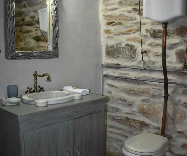 Private Stone House Near Orkos Beach Сasa de vacaciones