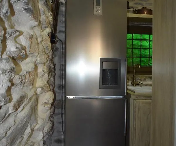 Private 2' From The Beach, Kea * Orkos