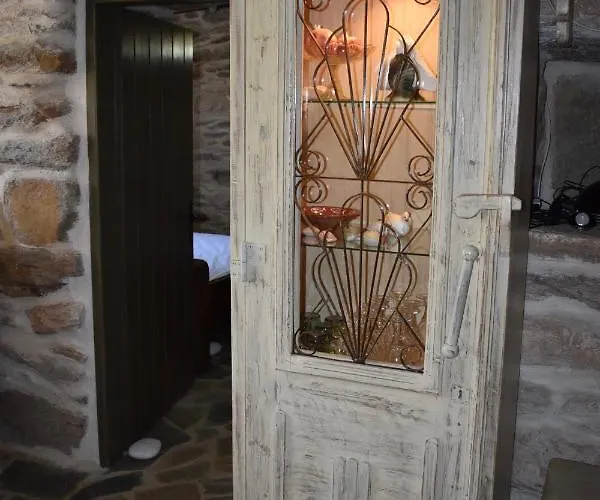 Private Stone House Near Orkos Beach Сasa de vacaciones *