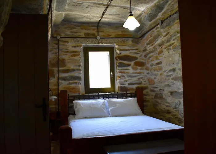 Сasa de vacaciones Private Stone House Near Orkos Beach