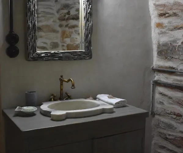 Private Stone House Near Orkos Beach Сasa de vacaciones Orkos