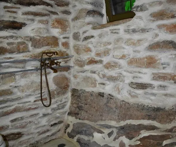 Сasa de vacaciones Private Stone House Near Orkos Beach *